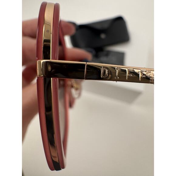 DIFF NWOT Pink & Gold Genevive Oversized Sunglasses With Case - Picture 8 of 15